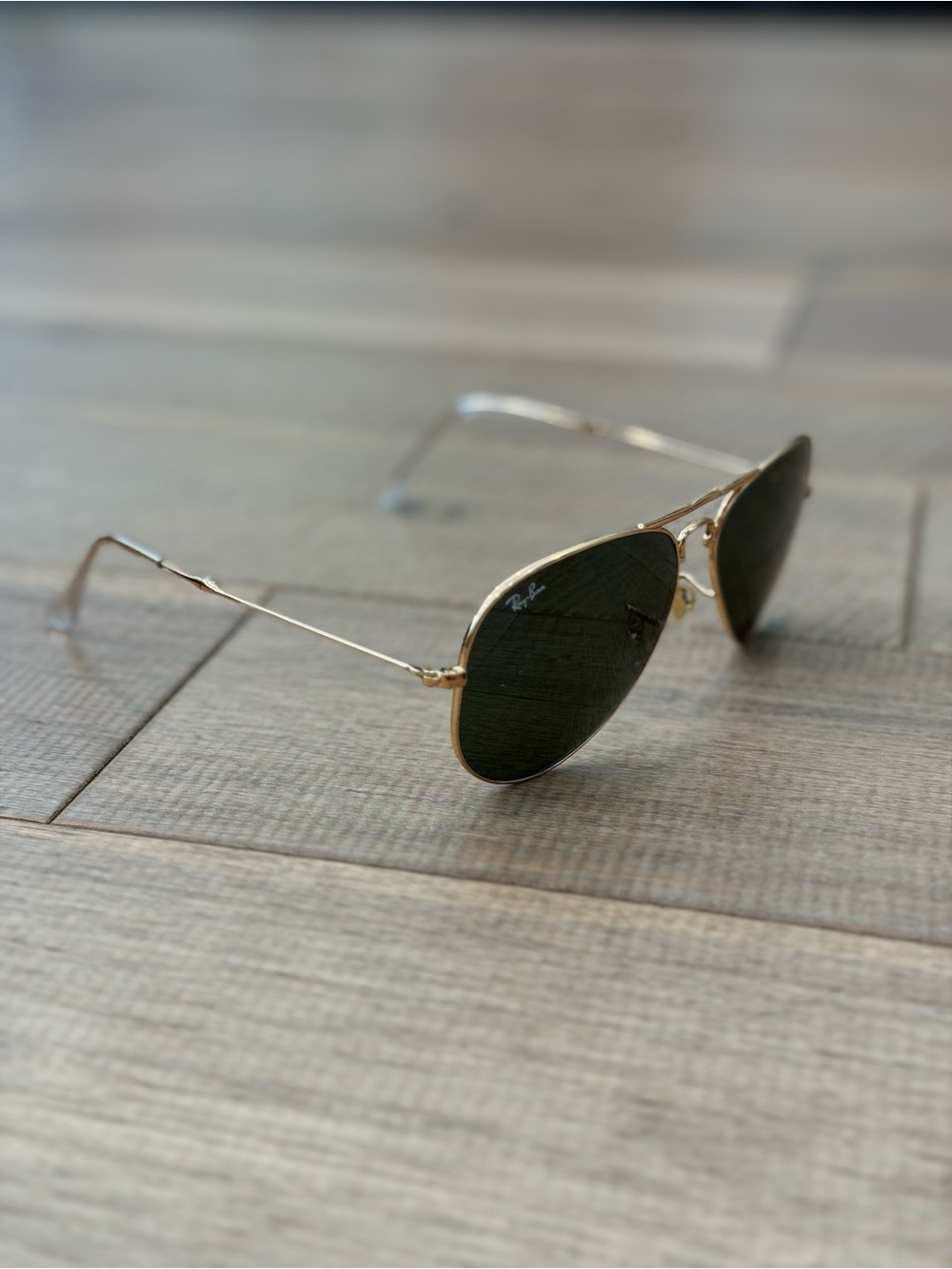 Ray-Ban Gold Frame Sunglasses with Black Lenses, foldable - Picture 2 of 3